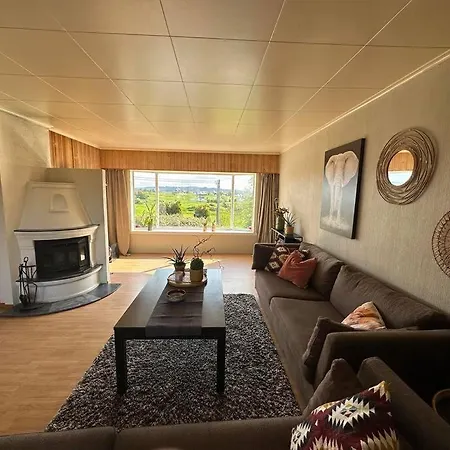 Ferienhaus Scenic Norwegian Getaway - Cozy W Garden & All-day Sun