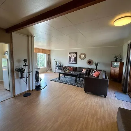 Scenic Norwegian Getaway - Cozy W Garden & All-day Sun Visnes