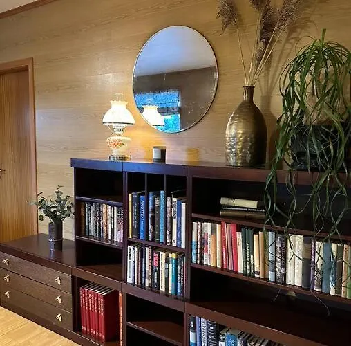 Scenic Norwegian Getaway - Cozy W Garden & All-day Sun *